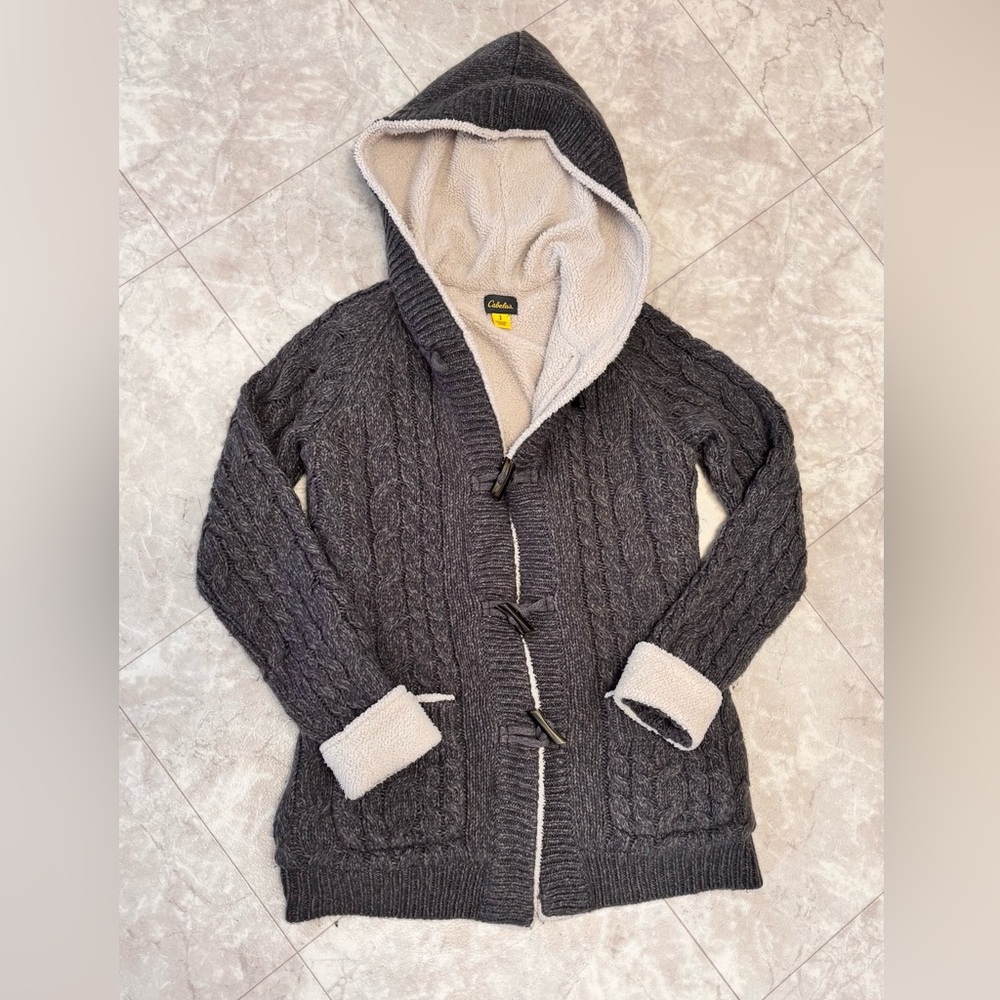 Cabelas Cable Knit Hooded Sherpa Lined Toggle Button Gray Cardigan Small